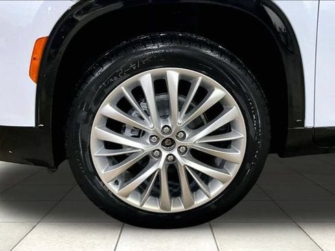 New 2026 Buick Enclave Sport Touring w/ Power Package AWD/4WD image 8
