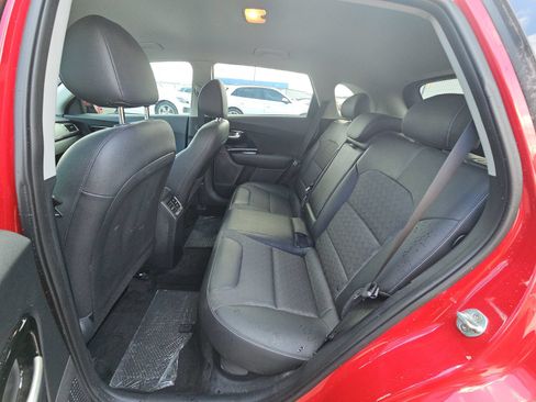 Used 2018 Kia Niro EX FWD image 15