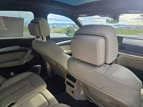 Certified 2025 Audi Q5 2.0T Premium w/ Convenience Plus Package image 15