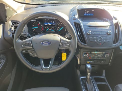 Used 2018 Ford Escape SE w/ SE Sport Appearance Package image 18