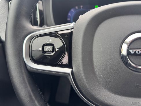 Certified 2025 Volvo XC60 B5 Plus image 14