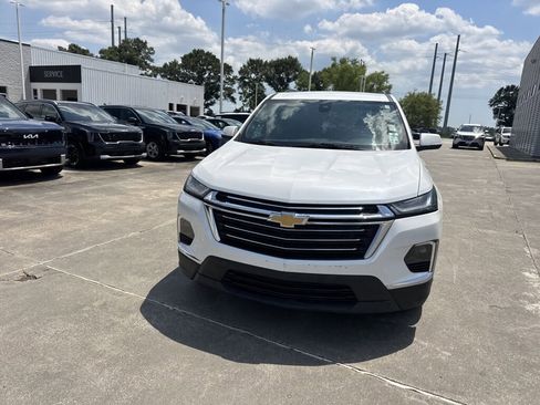 Used 2023 Chevrolet Traverse LT FWD image 6