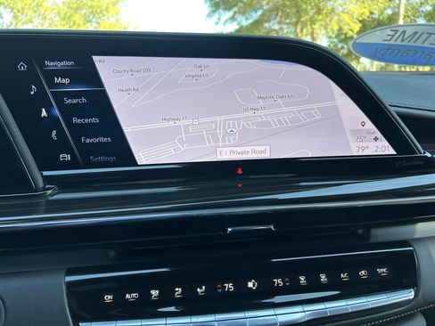 Used 2024 Cadillac Escalade ESV Premium Luxury w/ Performance Package image 28