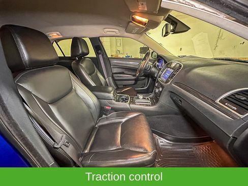 Used 2019 Chrysler 300 Touring L w/ Quick Order Package 22F AWD/4WD image 7