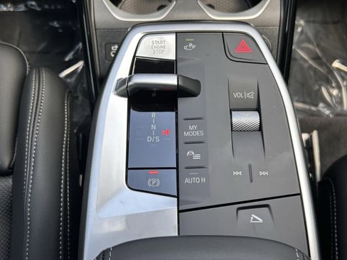 Used 2025 BMW X1 xDrive28i w/ Technology Package image 12