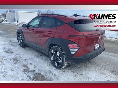 Used 2025 Hyundai Kona SEL image 7