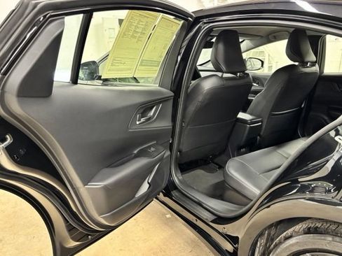 Certified 2025 Toyota Prius FWD image 18