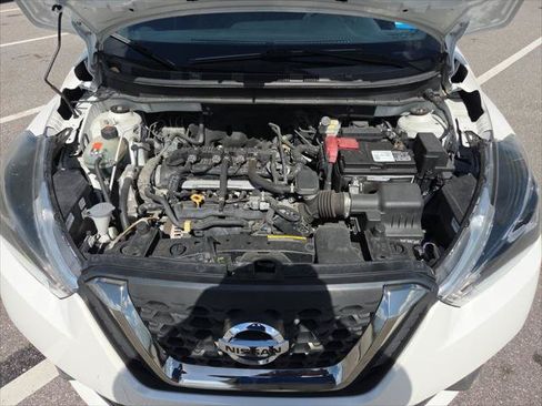 Used 2019 Nissan Kicks SR FWD image 21