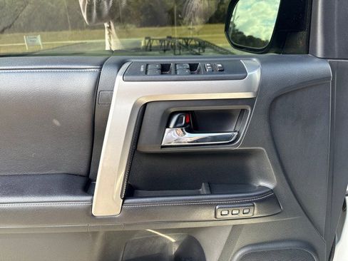 Used 2016 Toyota 4Runner SR5 image 19