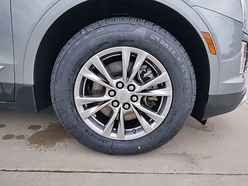Used 2023 Cadillac XT5 Premium Luxury AWD/4WD image 17
