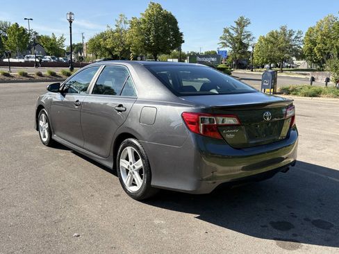 Used 2014 Toyota Camry SE FWD image 18