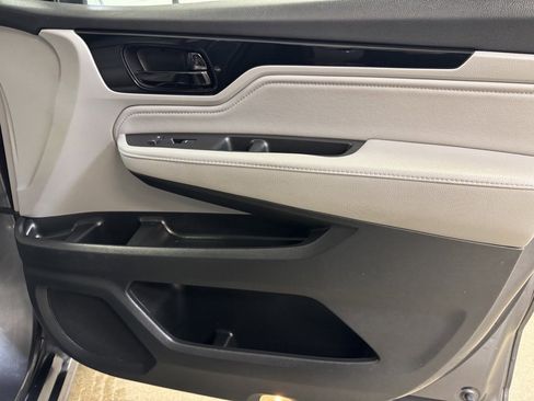 Used 2023 Honda Odyssey Touring image 31