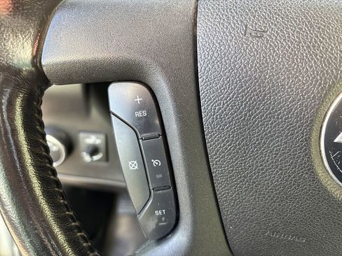 Used 2020 Chevrolet Express 3500 w/ Driver Convenience Package image 11