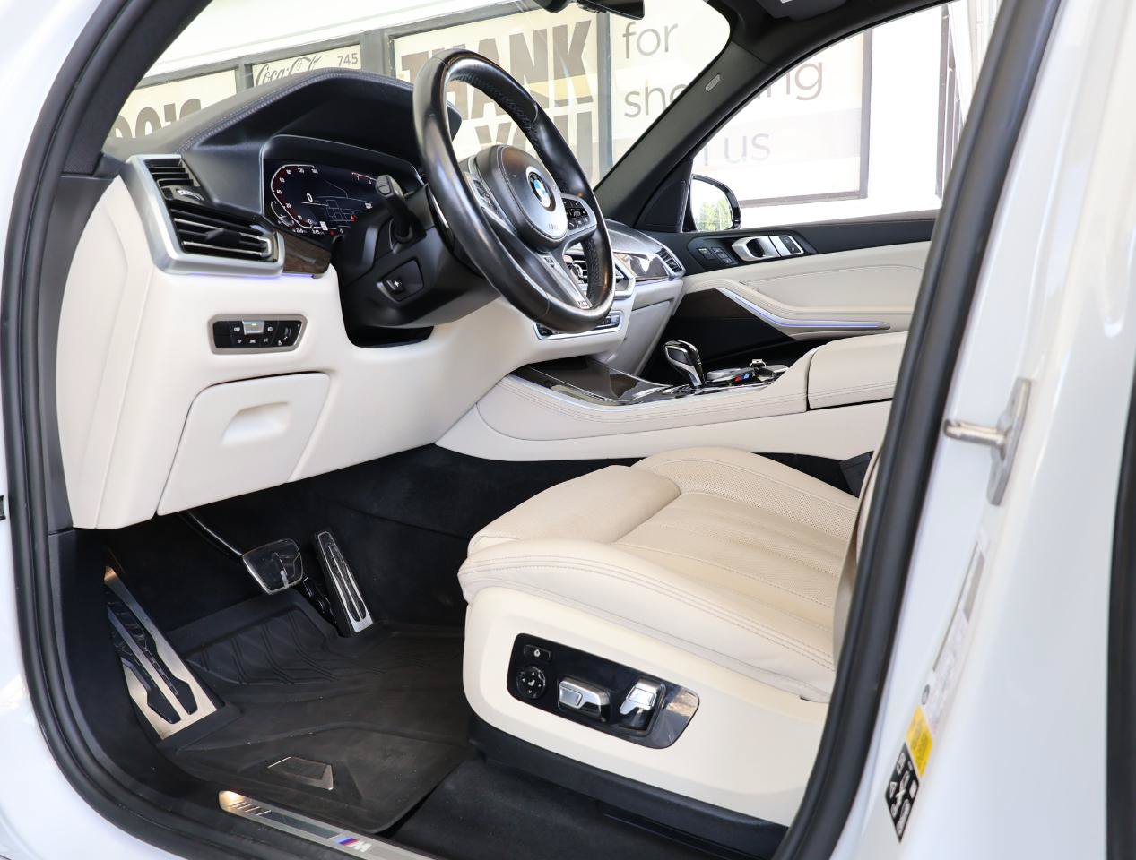 Used 2022 BMW X5 xDrive40i w/ M Sport Package AWD/4WD image 39