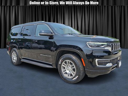 Used 2023 Jeep Wagoneer 4WD image 1
