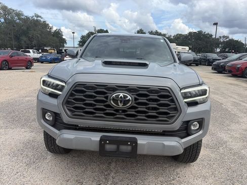 Used 2020 Toyota Tacoma TRD Sport w/ TRD Premium Sport Package AWD/4WD image 9