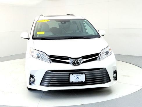 Used 2019 Toyota Sienna XLE w/ XLE Navigation Package AWD/4WD image 8