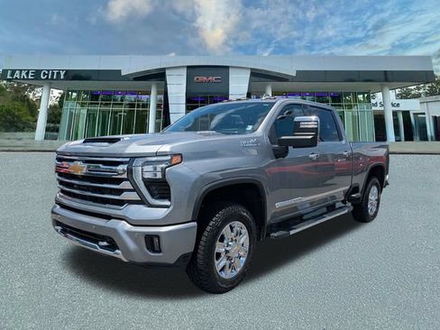 Used 2024 Chevrolet Silverado 2500 High Country w/ High Country Premium Package AWD/4WD image 7