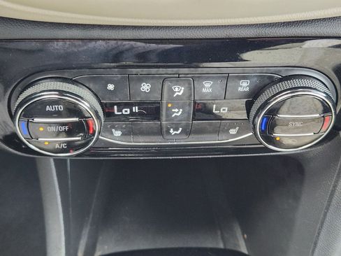 Used 2023 Buick Encore GX Essence w/ Experience Buick Package image 18