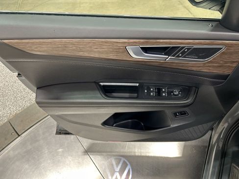 Used 2025 Volkswagen Atlas SEL Premium R-Line image 13