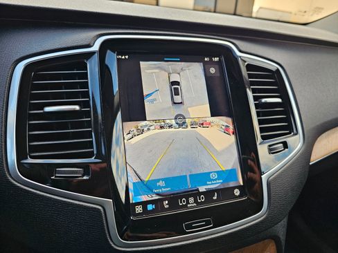 Used 2025 Volvo XC90 B6 Ultra image 32