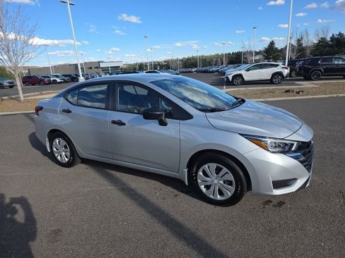 Used 2025 Nissan Versa S w/ Trunk Package FWD image 1