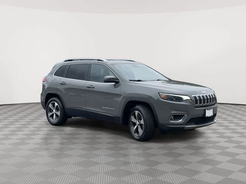 Used 2019 Jeep Cherokee Limited AWD/4WD image 2