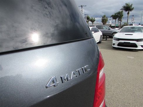 Used 2012 Mercedes-Benz GL 550 4MATIC image 31