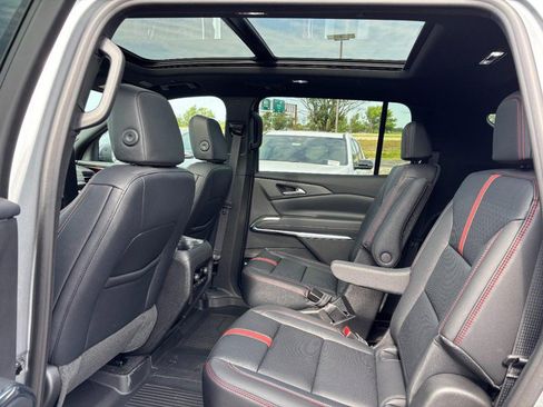 New 2026 Chevrolet Traverse RS w/ LPO, Floor Liner Package AWD/4WD image 6