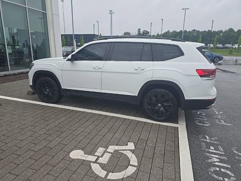 Used 2025 Volkswagen Atlas SE AWD/4WD image 7