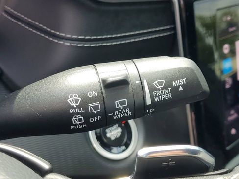 Used 2025 Jeep Grand Cherokee Altitude AWD/4WD image 27