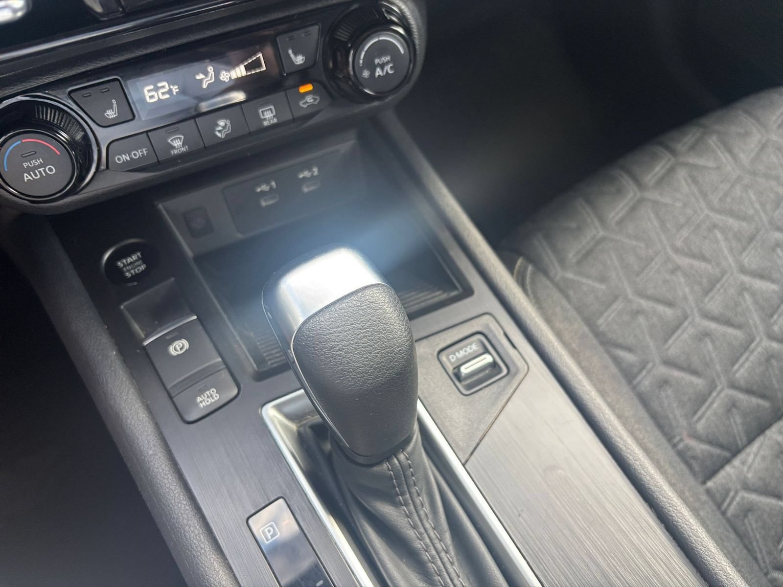 Used 2026 Nissan Kicks SV w/ Cold Weather Package FWD image 39