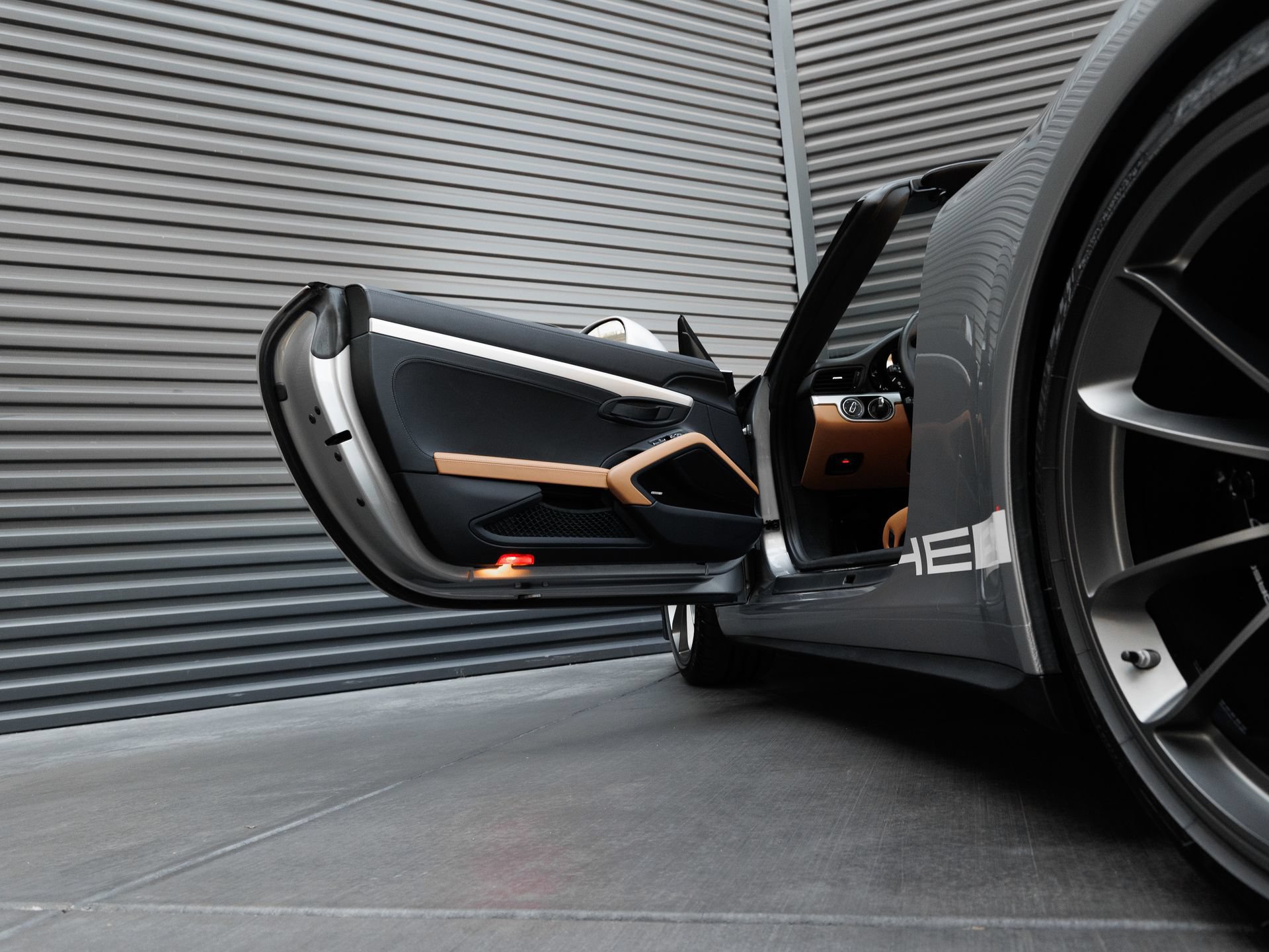 Certified 2019 Porsche 911 Speedster RWD image 17