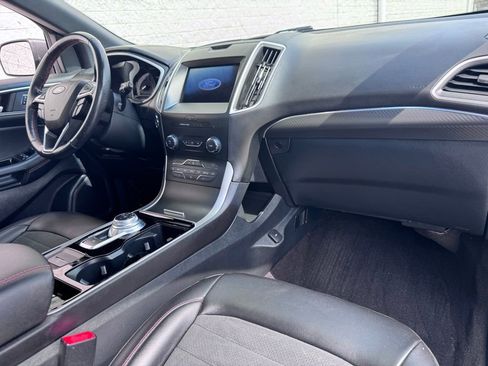 Certified 2020 Ford Edge ST-Line w/ Cold Weather Package AWD/4WD image 19