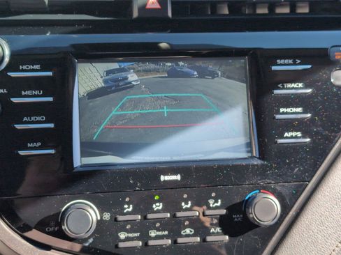 Used 2020 Toyota Camry LE image 20