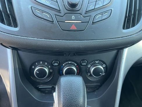 Used 2016 Ford Escape SE FWD image 17