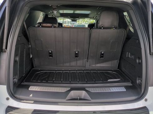 Used 2025 GMC Yukon Denali Ultimate w/ LPO, Floor Liner Package AWD/4WD image 26
