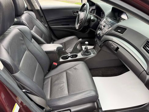 Used 2013 Acura ILX w/ Premium Package image 19