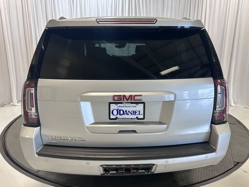 Used 2016 GMC Yukon XL SLT w/ Open Road Package AWD/4WD image 29