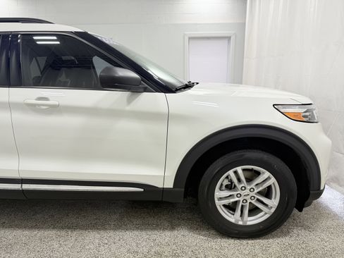 Used 2020 Ford Explorer XLT w/ Comfort Package image 8