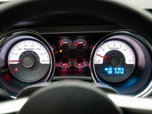 Used 2010 Ford Mustang GT Premium RWD image 30