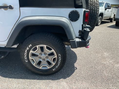 Used 2014 Jeep Wrangler Unlimited Rubicon AWD/4WD image 8
