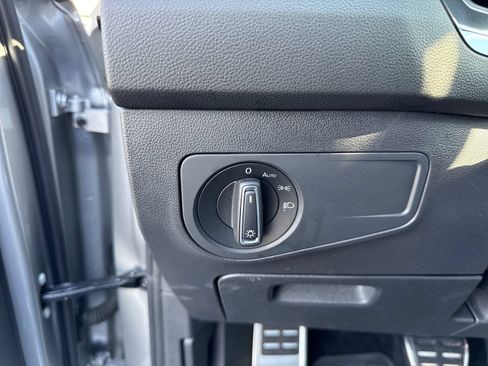 Certified 2023 Volkswagen Tiguan SE R-Line FWD image 36
