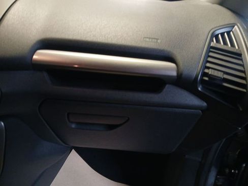 Certified 2022 Ford EcoSport SE image 58