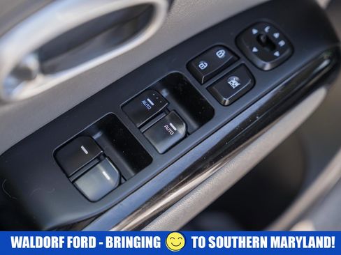 Used 2016 Kia Soul + w/ Primo Package FWD image 33