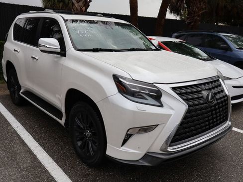 Used 2023 Lexus GX 460 Premium w/ Accessory Package AWD/4WD image 6