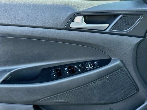 Used 2019 Hyundai Tucson SE AWD/4WD image 30