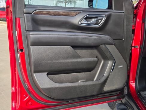 Used 2022 Chevrolet Tahoe Z71 w/ Z71 Off-Road Package image 11