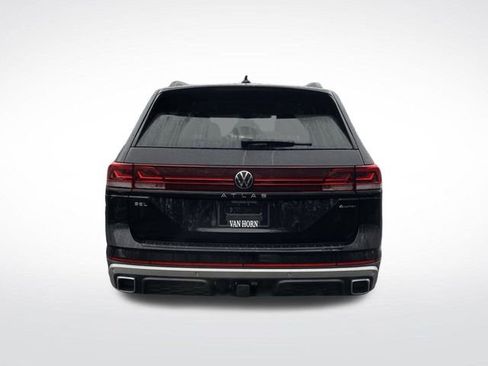Used 2024 Volkswagen Atlas Peak Edition SEL image 15