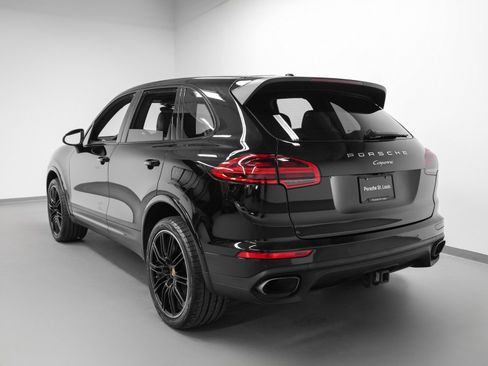 Certified 2018 Porsche Cayenne Platinum Edition image 3